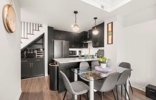 Etobicoke 2 Bedroom Townhouse Close to Waterfront - Foto 7