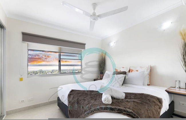 Lux Beachfront PH Office Pool Skyline Views - Foto 19