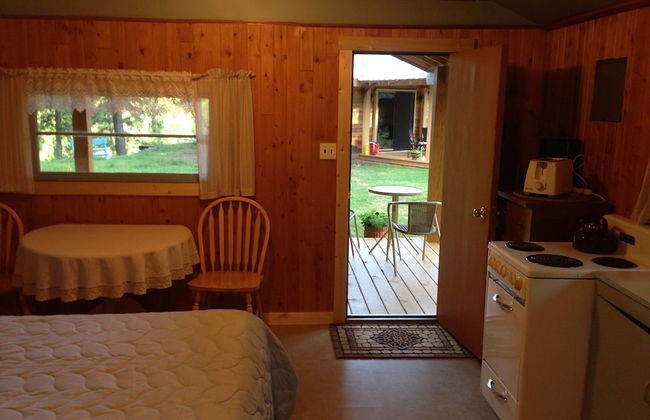 Riverside Adventures Vacation Rentals - Photo 3