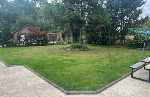 2 bedroom bungalow, 15 minutes to Alton Towers, dog friendly - Foto 62