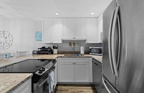 Siesta Paradise - Steps to Beach & Village - Pool - Photo 14