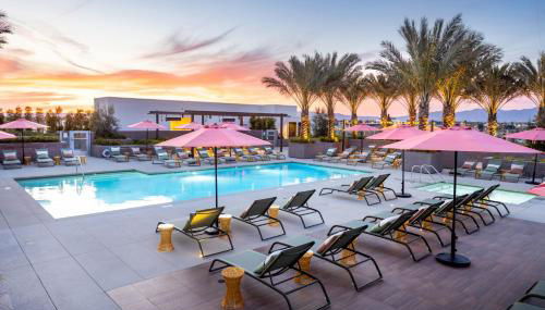 Heart of North Hollywood 2 bed Apt FREE parking, hot tub, pool, gym - Foto 1