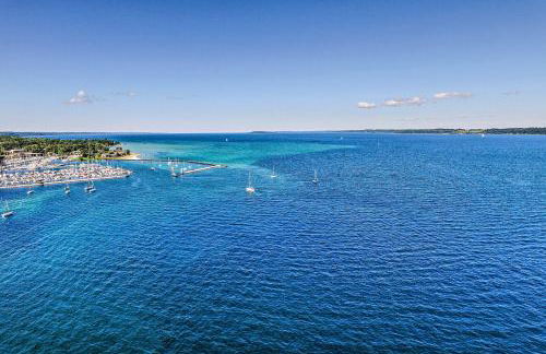 Downtown Traverse City Condo 32 Mi to Ski Slopes! - Foto 25