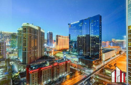 MGM Signature-32-607 F1 Track & Strip View Balcony - Foto 51