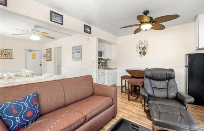 2 Bedroom Waterfront Pool Side! - Photo 77