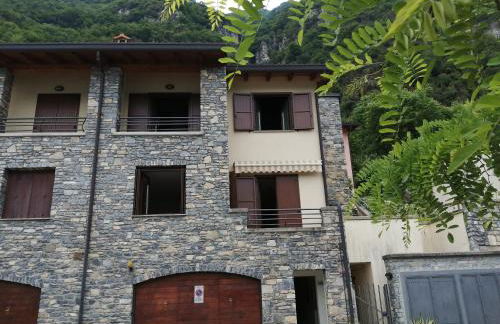 Between mountains and lake - Foto 23