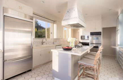 Vista by Avantstay Stunning Estate w/ Views of the Pacific Ocean Pool & Spa - Photo 24