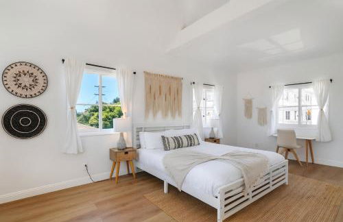 Exclusive 2BD 3BA with Balcony - Photo 13