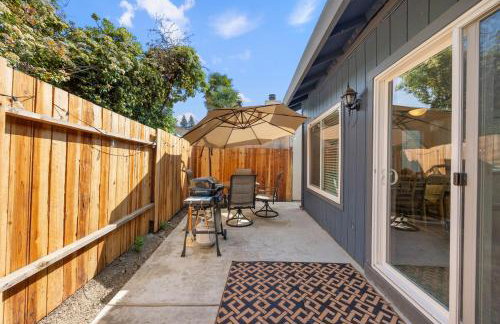 Modern Downtown Escape Sleeps 10 - Foto 13