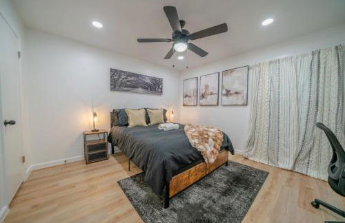 DT DFW Chic Free Parking and Pool In Medical District - Foto 46