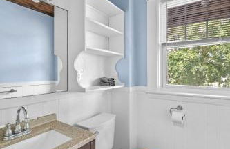 Salem 3 Bedroom with Gameroom, Balcony, Parking, and more - Foto 29