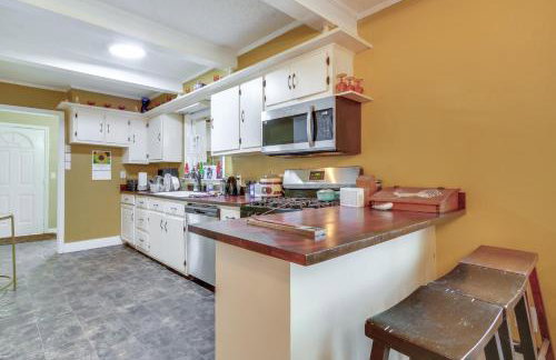 Tranquil Lakefront Home with Sunroom in Burlington - Foto 11