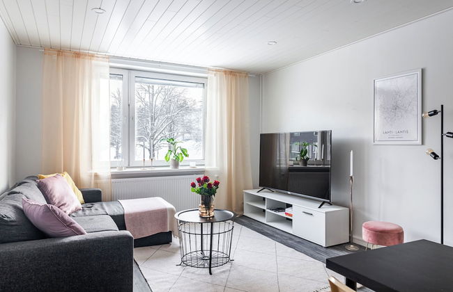 Bright 1BR Apartment next to the Beach - Photo 13