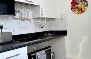 Stylish Flat by Brockley Station & Goldsmiths - Photo 15