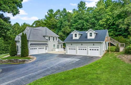 Lush Palace Has Power and Water, MTR Options - Foto 10