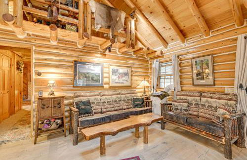 On-Site Pond and Trails Lake Luzerne Cabin - Foto 9