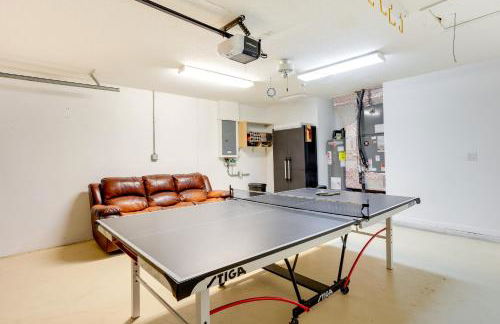 Sleek Jupiter Retreat with Lanai and Pool! - Photo 17