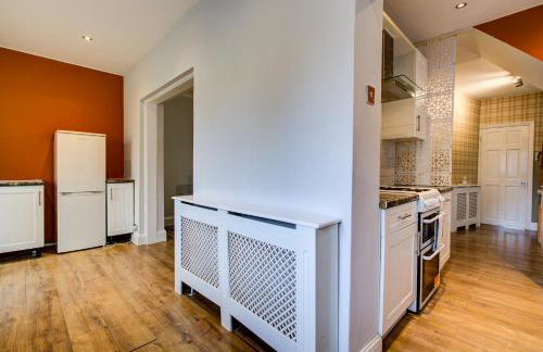 Spacious 4-Bed House in Welling - Free parking - Photo 32