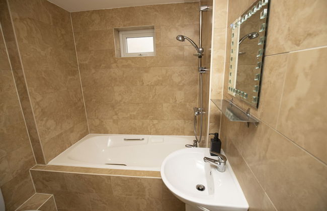 The Stamford Apartment - Photo 17