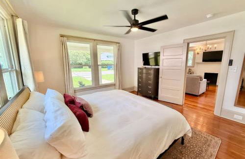 Charming Downtown Family Home with Fenced Yard - Foto 8