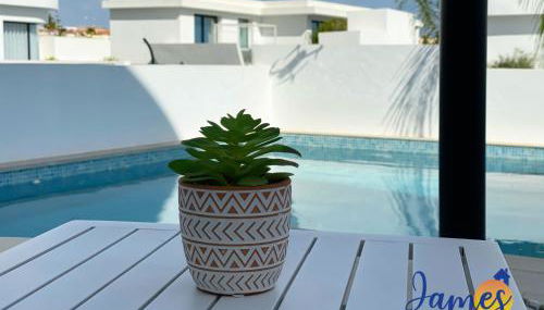 Luxurious Villa Private Pool La Marina Urb LM3 - Foto 1