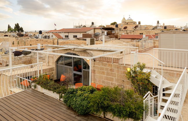 Luxury Duplex with Rooftop by FeelHome - Photo 23