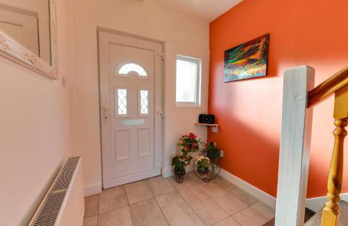 3 BR Home l Free Parking l 5 Guests l Garden l Long Stays l - Foto 19