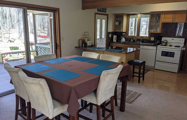 Mountain Memories by Avantstay Hot Tub Enclosed Deck, Large Yard w/ Fire Pit - Foto 28