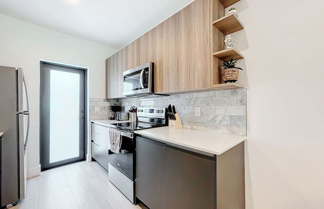 Los Patios Home Suites - Photo 17