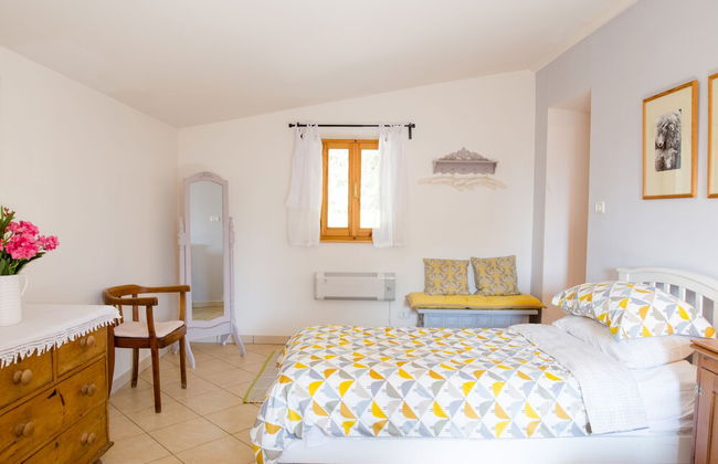 Home set in Olive Grove With Stunning Views - Foto 16