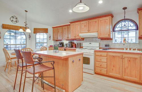 Canalfront Port Isabel Cottage 5 Mi to Beach! - Foto 1