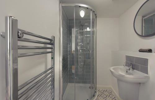 Donington Cottage Apt 4 - Photo 9