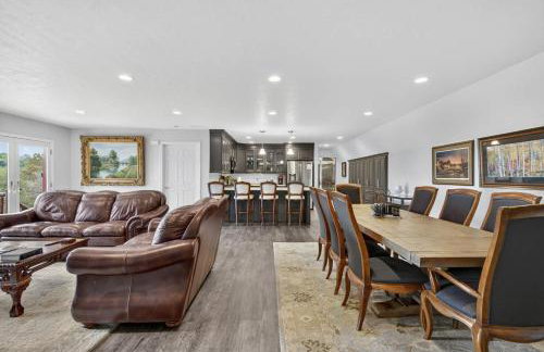 Family Mountain Escape w Private Suite Modern Comforts - Foto 17