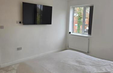 8 Bedroom House Sleeps 20 - Private Garden - Foto 40