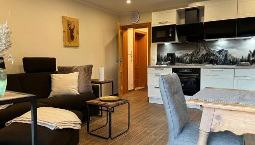 BERGSUCHT-Ruhpolding, Traumlage am sonnigen Südhang, kostenlose Parkplätze, schnelles WLAN, ruhige Sackgasse, NETFLIX inklusive - Foto 2, minibar