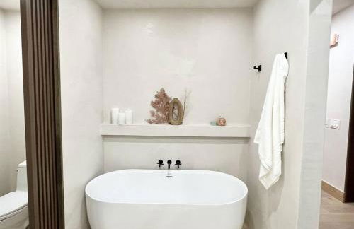 Aloha Moon - A Chic and Dreamy Modern Tropical Hideaway! - Foto 47