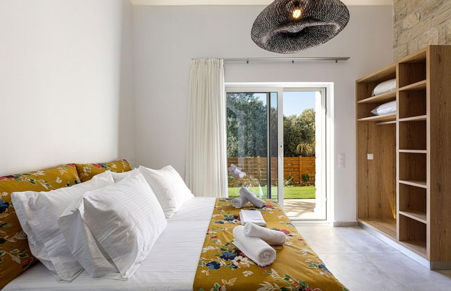 Mandana Villa - With Private Pool Jacuzzi - Photo 35