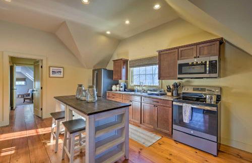 Luxe Green Barn Near Skiing with Mt Equinox Views! - Foto 2