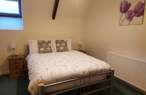 Rural Farm Stay with 6 cottages, 4 miles to Barnstaple, Pet friendly, Daily animal experiences, Outdoor heated pool, Games barn, Free fast WiFi, Free parking - Foto 46