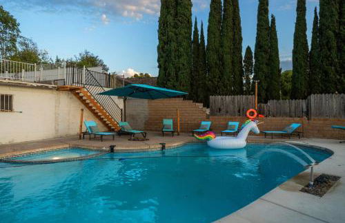 Entire Private Home with 4 Bedrooms 2 Bathrooms, Pool, View, 4 Parking, King Bed, Big Yard, Available Now - Foto 55