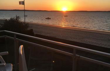 Appartement ARCACHON Perreire Premiere ligne les pieds dans l eau vue magnifique sur le bassin - Foto 1