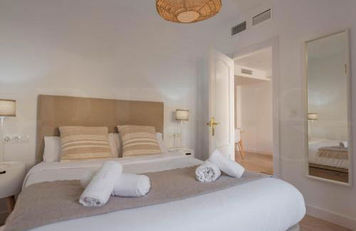 Peaceful & bright apartment with patio - Center - Foto 8