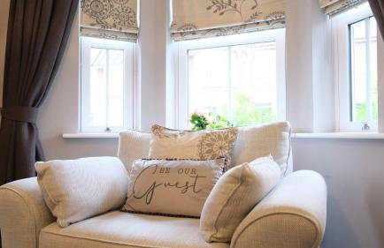 Spacious 4 Bedroom Home with Garden in Bedford - Foto 19