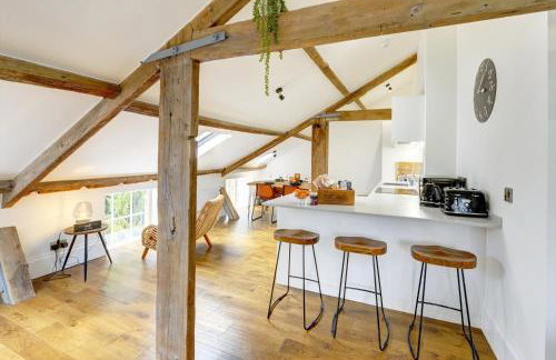 Loft 11 - Unique Apartment with Stunning Views - Photo 5