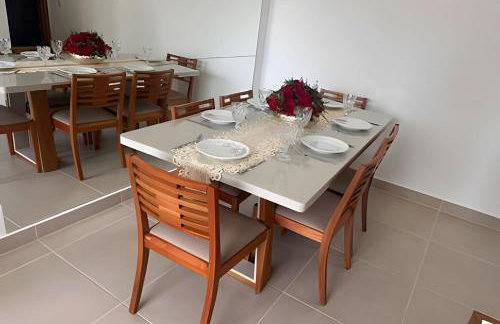 Apartamento na praia, 2 quartos e área de lazer - Foto 15