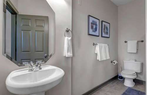 Hidden-Gem 2B Towhhouse in Springfield Close to DT and Stadium! - Photo 29