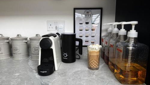 Deluxe 3 Bed new detached with a Super King bed - Foto 4