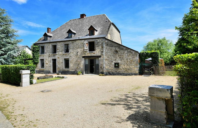 Magnificent Holiday Home in Baronville With Heated Pool & Billiards - Photo 37