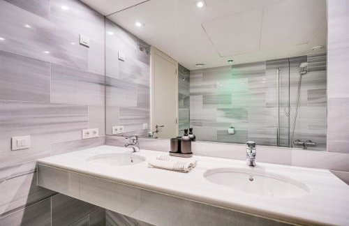 Penthouse With The Best Views! - Photo 30