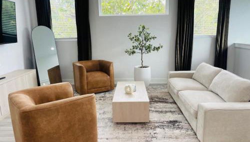 Luxurious Hidden Gem - Downtown Access - Balcony - Foto 2